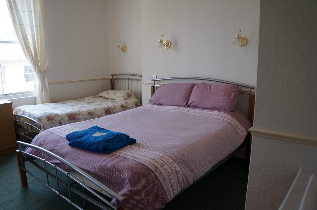 The Captain Guesthouse Scarborough Ngoại thất bức ảnh